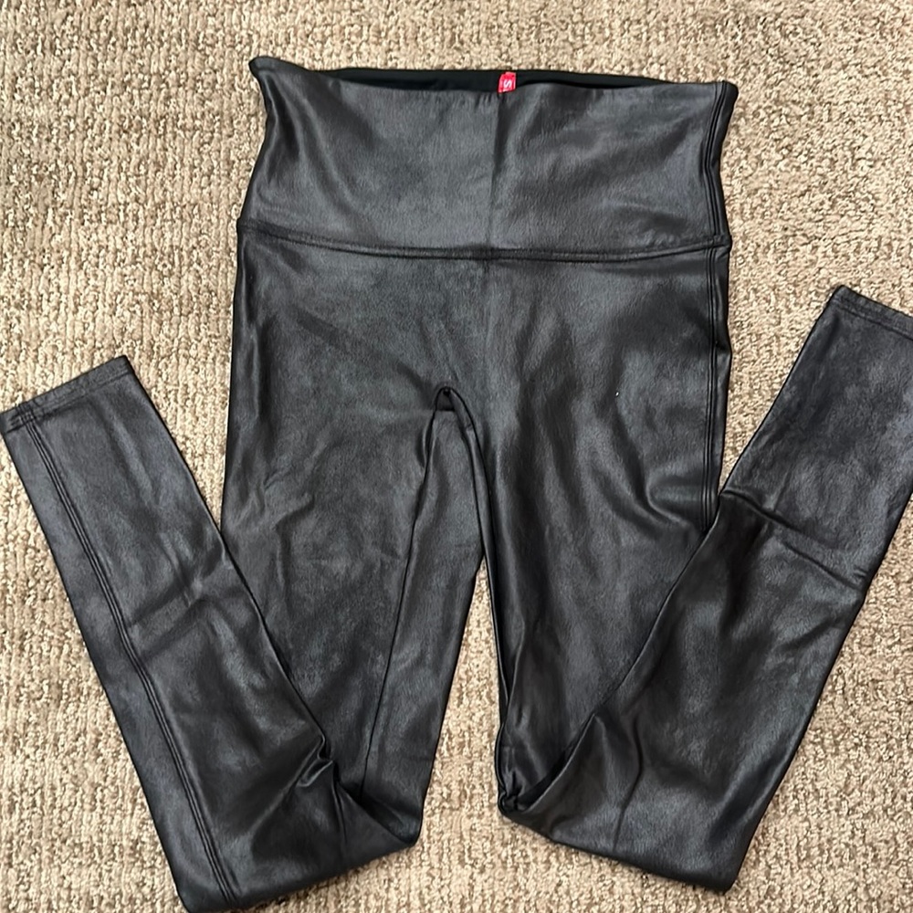 Brand new never worn original SPANX brand leggings. Size M .